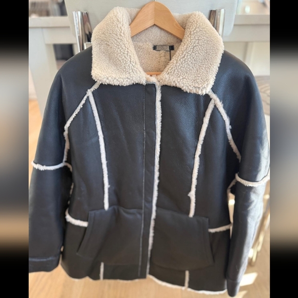 HiSO FRACTAL REVERSIBLE SHEARLING JACKET IN BLACK/BEIGE NAPPA - Picture 2 of 13